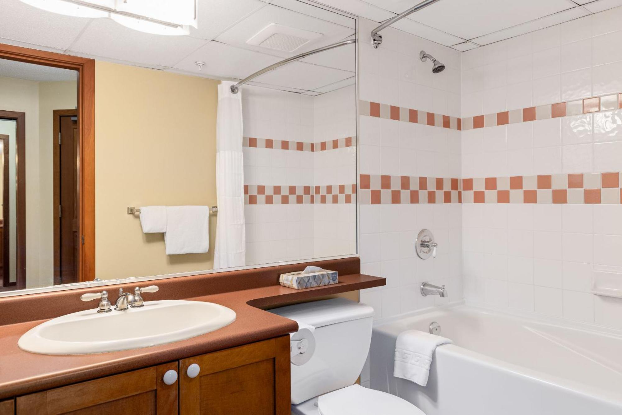 Spring Summer Special Cascade Lodge Suite Wifi 2 Hot Tubs Pool Gym Sauna Ski & Bike Storage Room Whistler Bagian luar foto