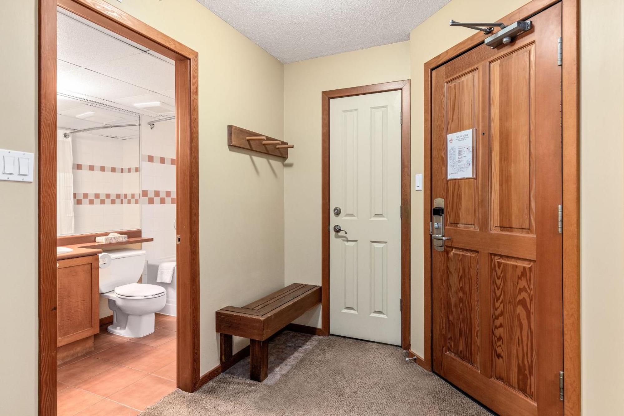 Spring Summer Special Cascade Lodge Suite Wifi 2 Hot Tubs Pool Gym Sauna Ski & Bike Storage Room Whistler Bagian luar foto