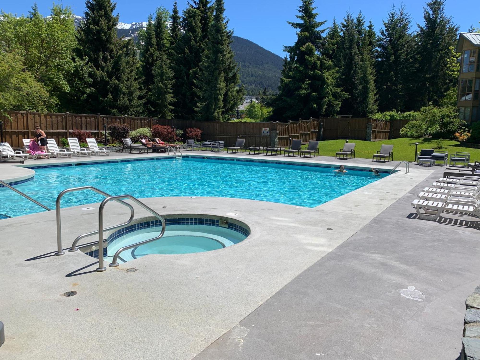 Spring Summer Special Cascade Lodge Suite Wifi 2 Hot Tubs Pool Gym Sauna Ski & Bike Storage Room Whistler Bagian luar foto